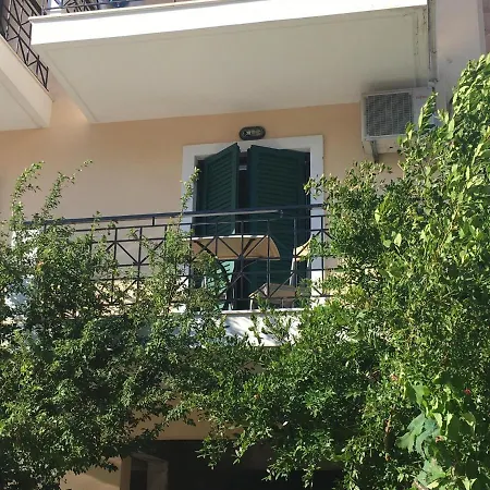 Apartment Marias With Balcony In Town Lefkada City