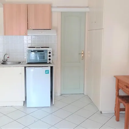 Marias With Balcony In Town Apartment Lefkada City